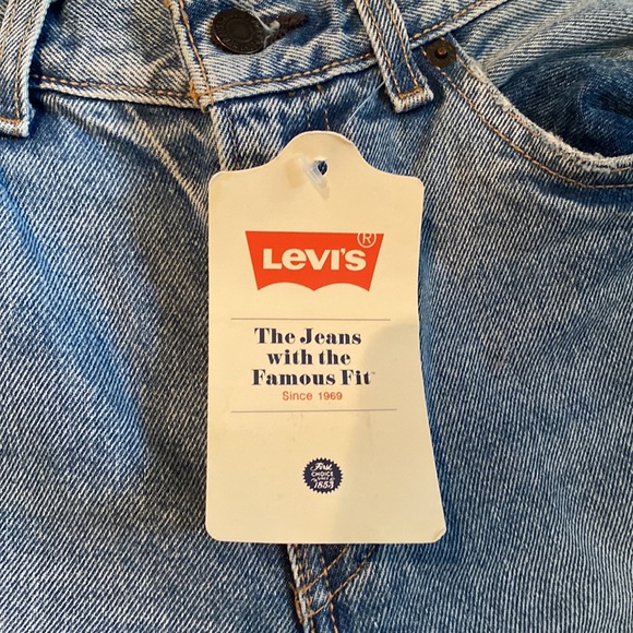 NWT Levi’s 505 Cropped Patched Jeans 27 - Picture 4 of 7